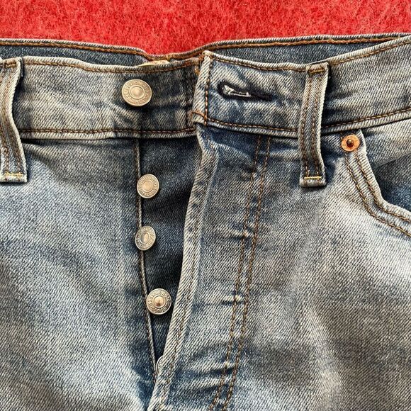 Levi's Medium Wash Wedgie Straight Distressed Denim Jeans 31x28 - Picture 15 of 16